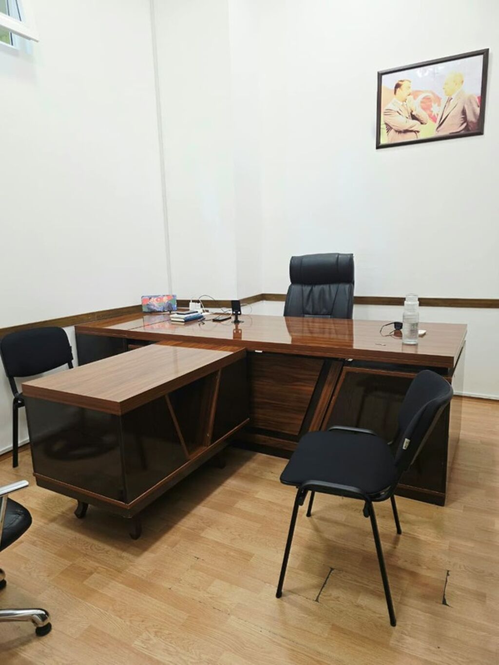 Ofis mebel dəsti Tərkib: - L formalı rəhbər masası: geniş iş səthi — Ofis mebeli, Bakı (7)