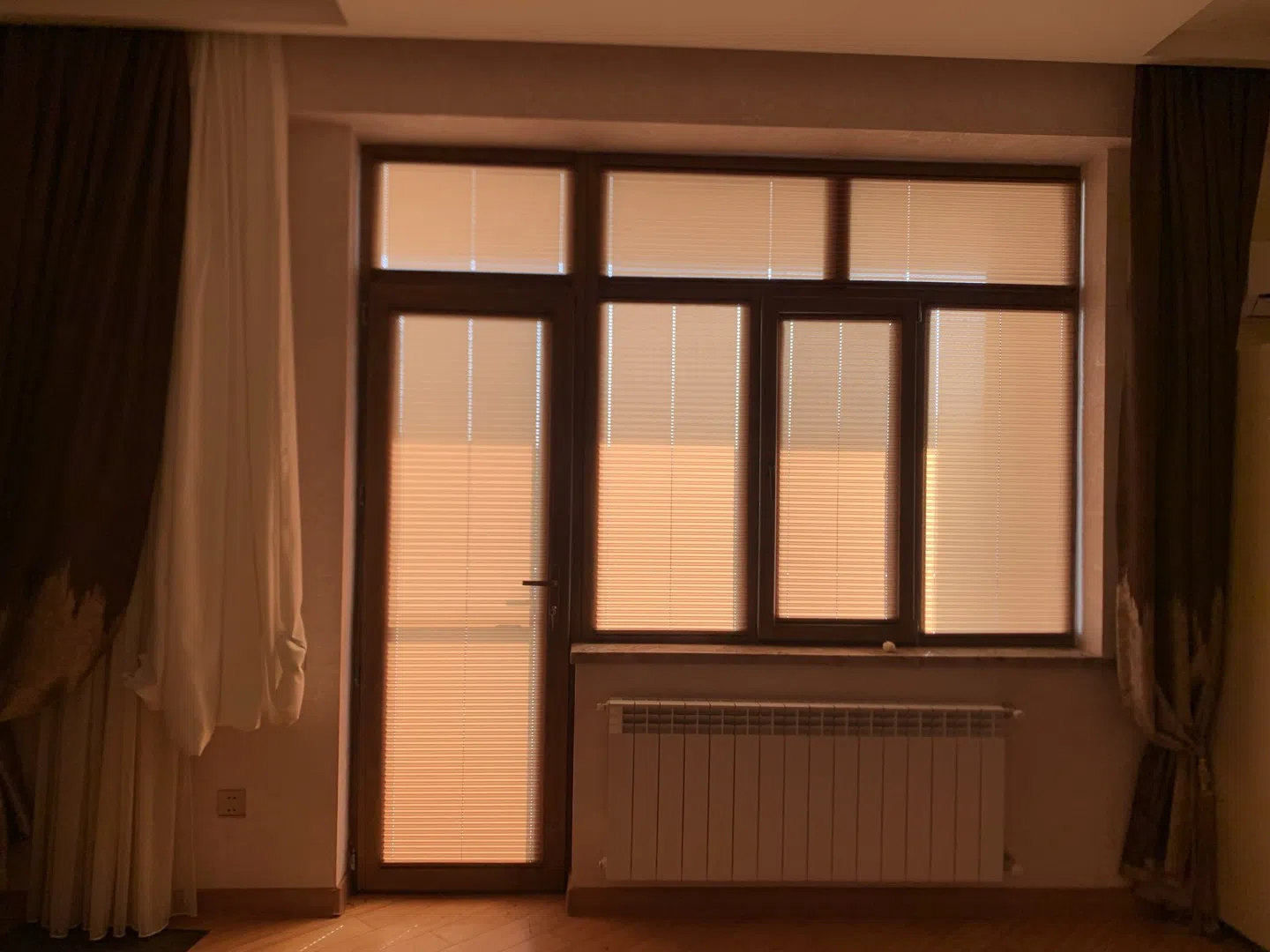 Ağ rəng pərdə, jalüz — Mallar (7)