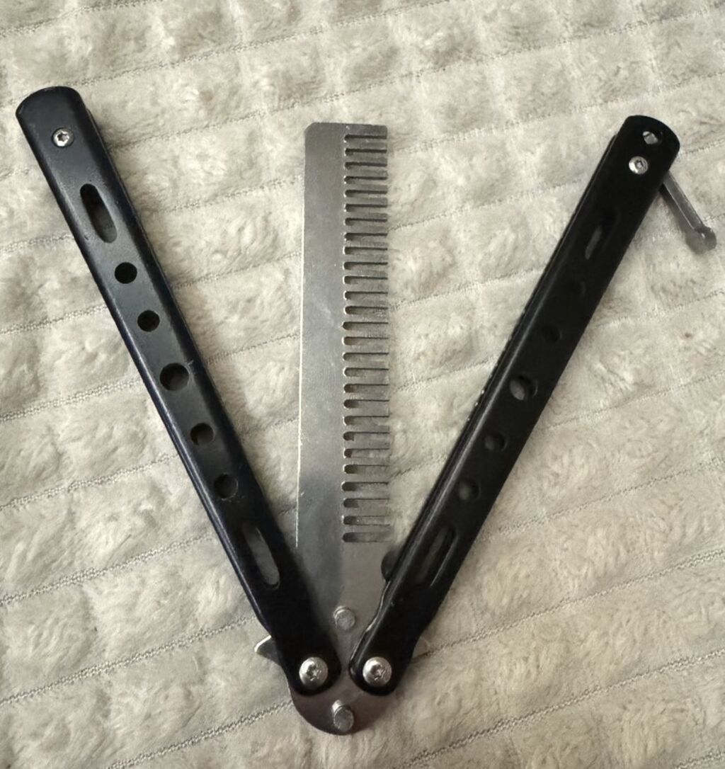 Balison tipli qatlanan daraq - Tip: Kəpənək (balisong) mexanizmli