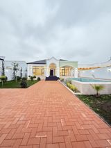 Satılır 5 otaqlı həyət evi/bağ evi 260 m² — Rövşən