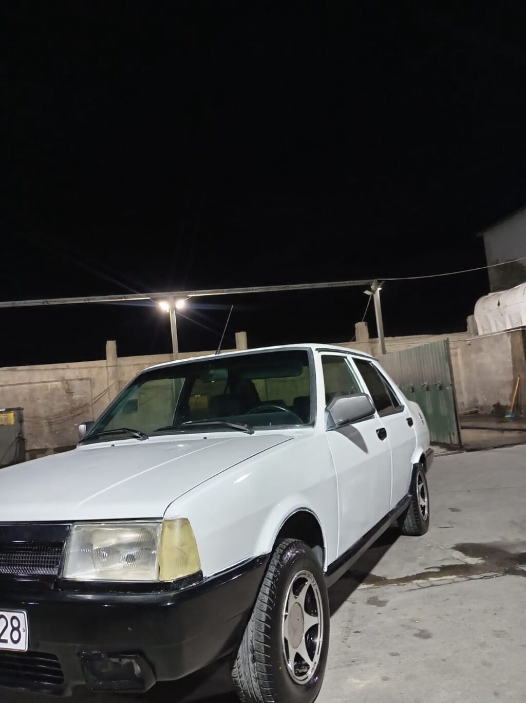 Model: Tofas (sedan) Kuzov: 4 qapılı, ağ rəng Sükan: solda Yanacaq — Avtomobillər, Bakı (8)