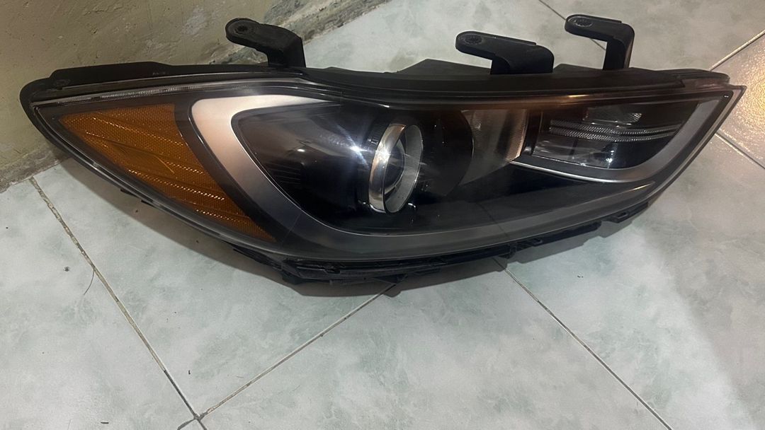 Hyundai Elantra 2016-2018 sağ farası — Ehtiyat hissələri və aksesuarlar, Bakı (2)