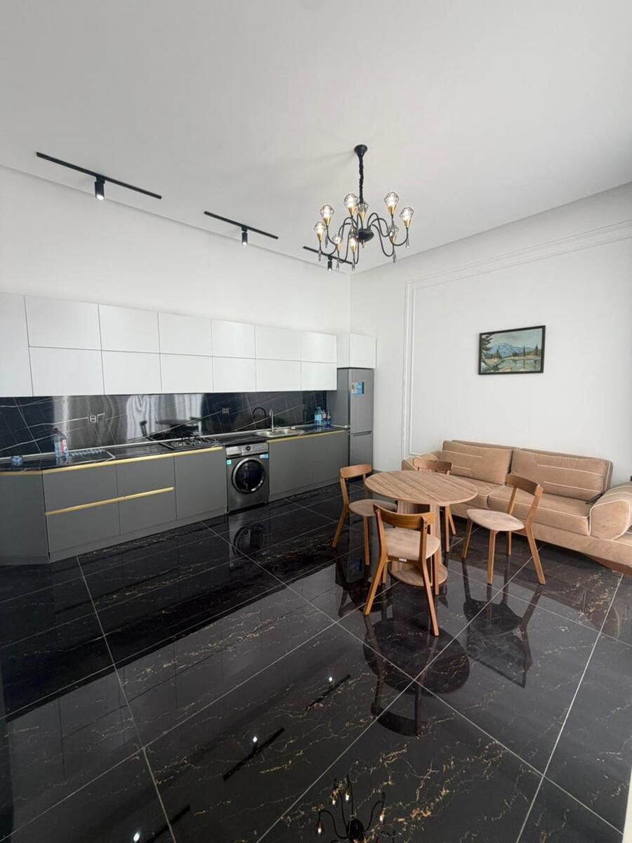 Satılır 4 otaqlı həyət evi/bağ evi 200 m² — Ev, villa, Bakı (10)