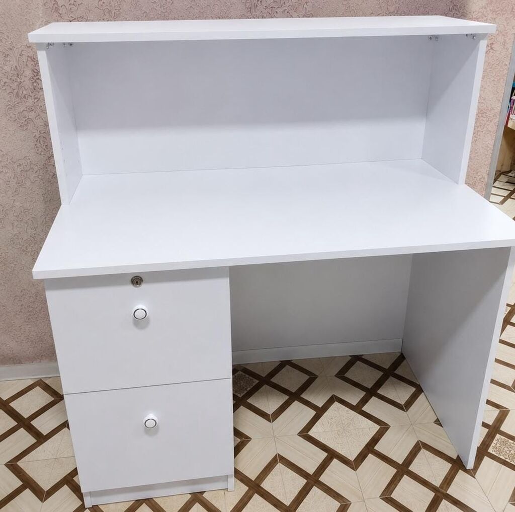 Ağ rəngli iş/oxu masası - Minimalist dizaynlı, hamar səthli geniş iş — Mebel, Bakı