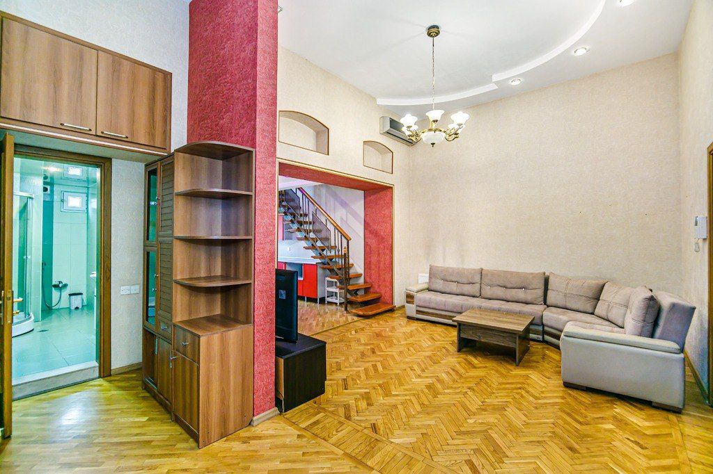 İcarəyə verilir 3 otaqlı köhnə tikili 120 m² — Mənzil, Bakı