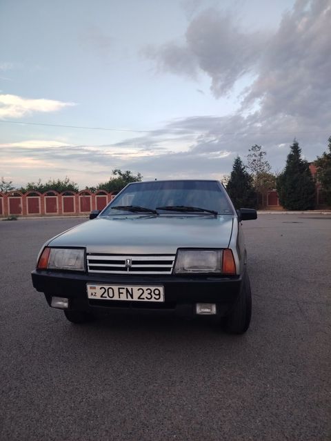 Lada Samara hatchback - Kuzov: 5 qapılı hatchback, gümüşü rəng -