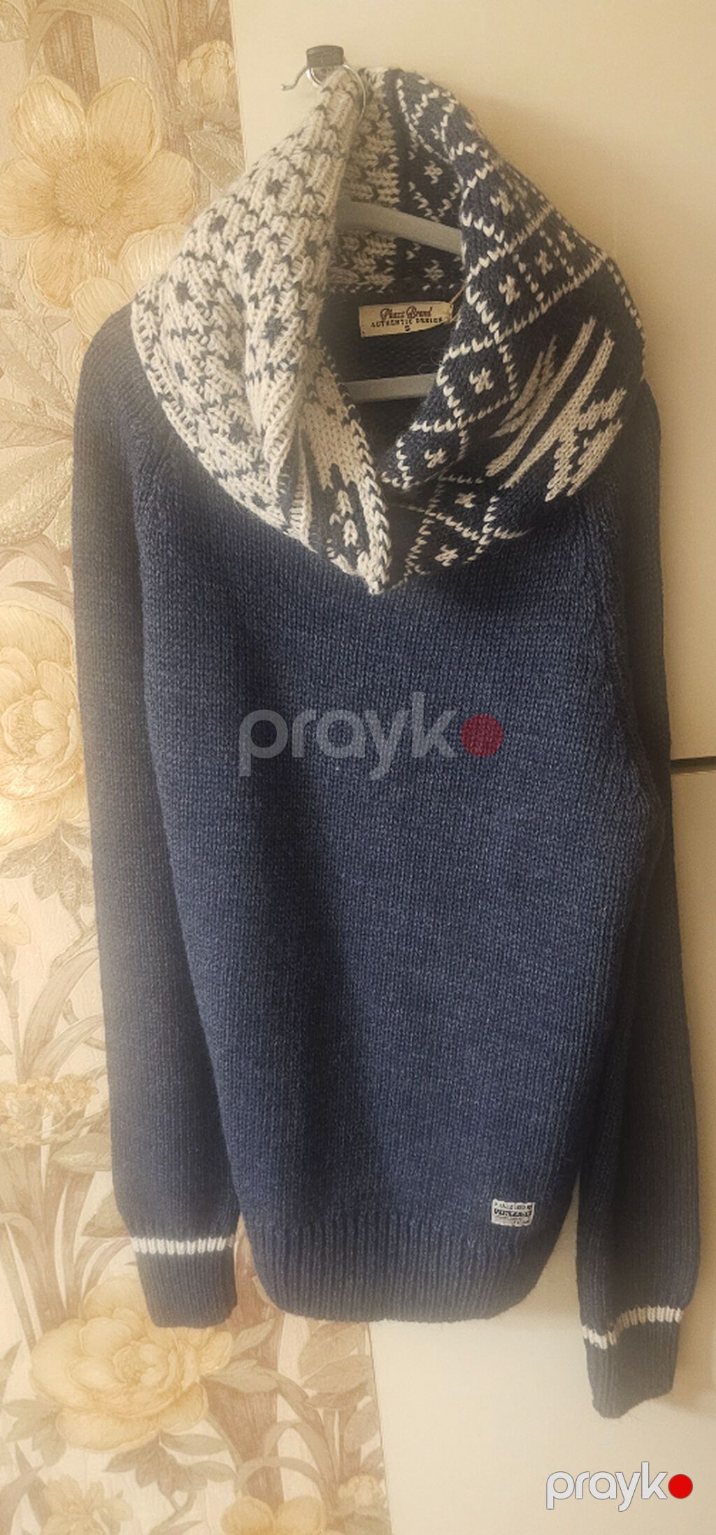 Teze sviter gadin ucun — Şəxsi əşyalar, Bakı (2)