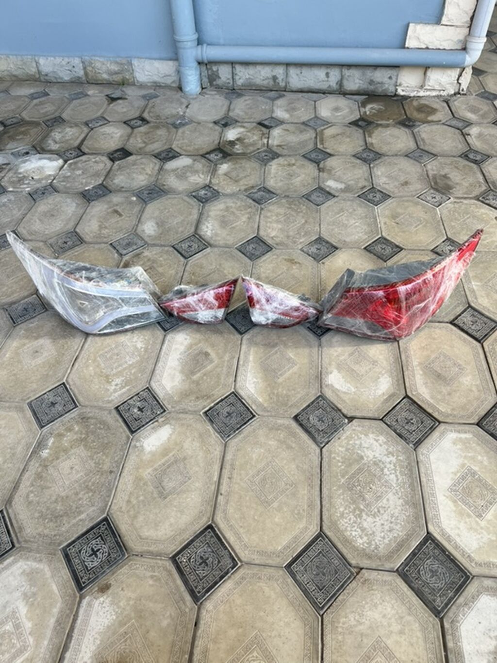 Arxa işıq fənərləri dəsti (4 hissə) Təsvir: - Avtomobilin arxa tərəfi — Ehtiyat hissələri, Mehdiabad (3)