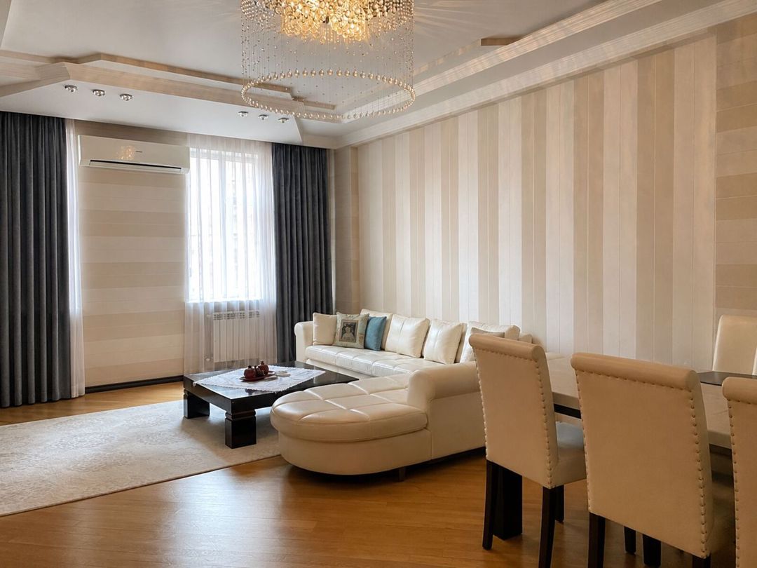 Satılır 3 otaqlı yeni tikili 135 m² — Mənzil, Bakı