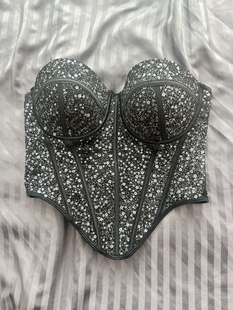 Payetli Qara Korset Top — Bakı