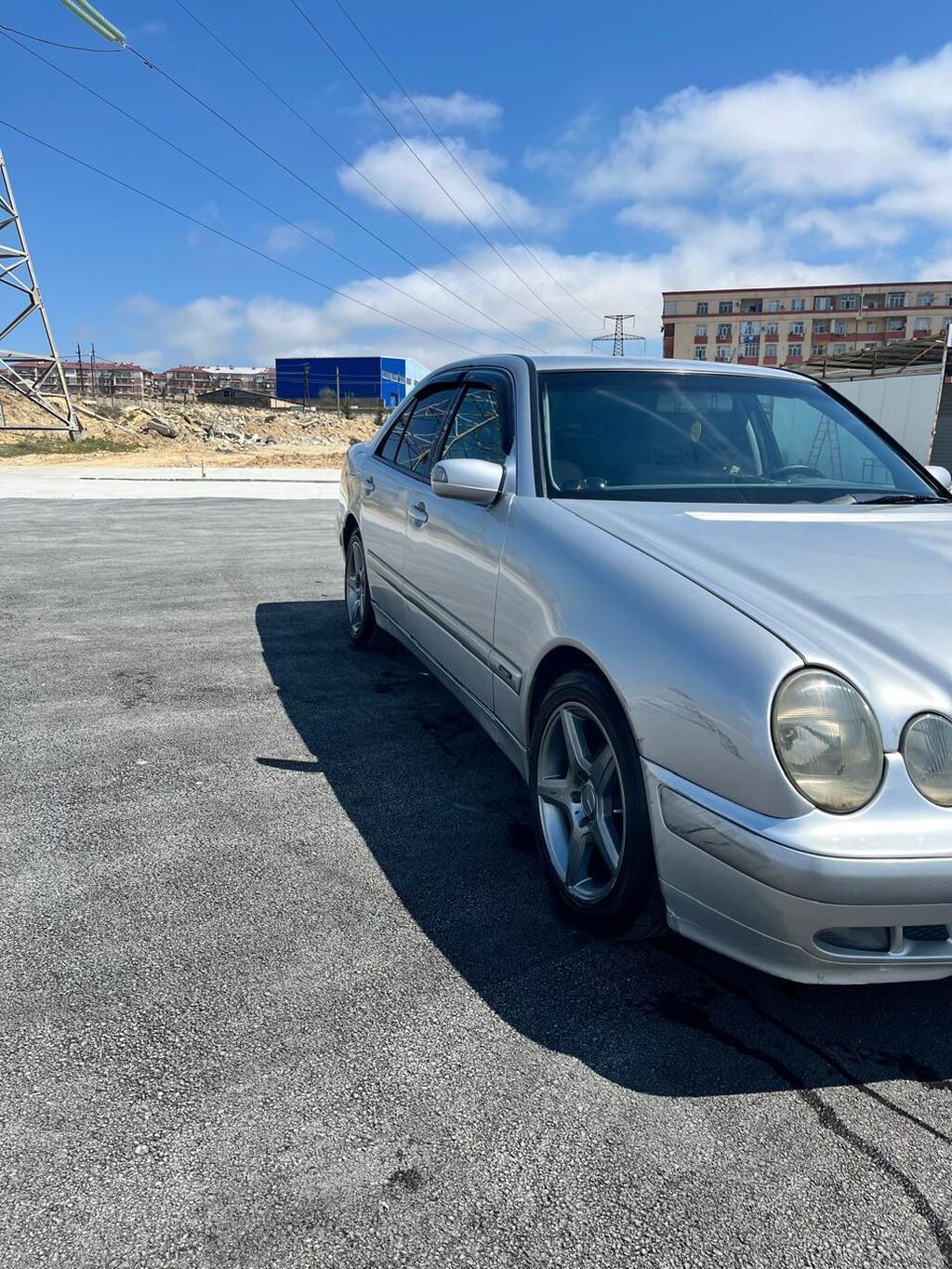 Mercedes-Benz E-Class sedan (W210), gümüş rəng. Əsas xüsusiyyətlər: - — Avto, Mehdiabad (4)