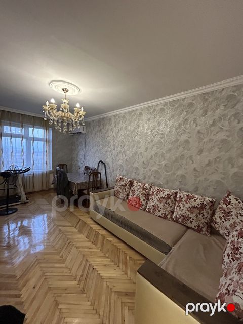 Satılır 2 otaqlı köhnə tikili 67 m²