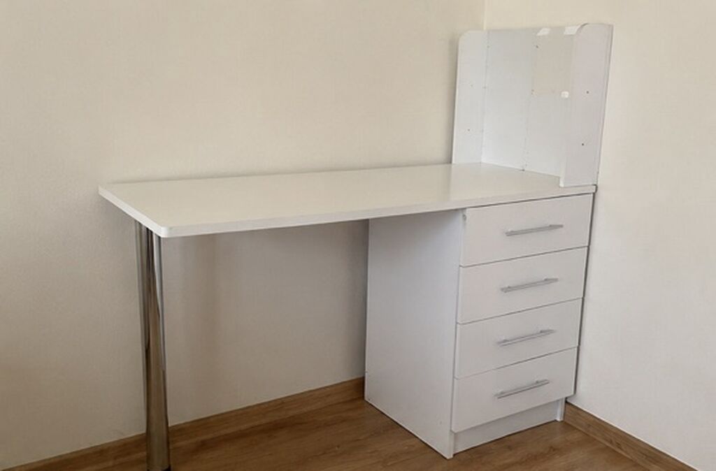 İşlənmiş, Manikür üçün masa, Güzgüsüz — Mebel, Bakı