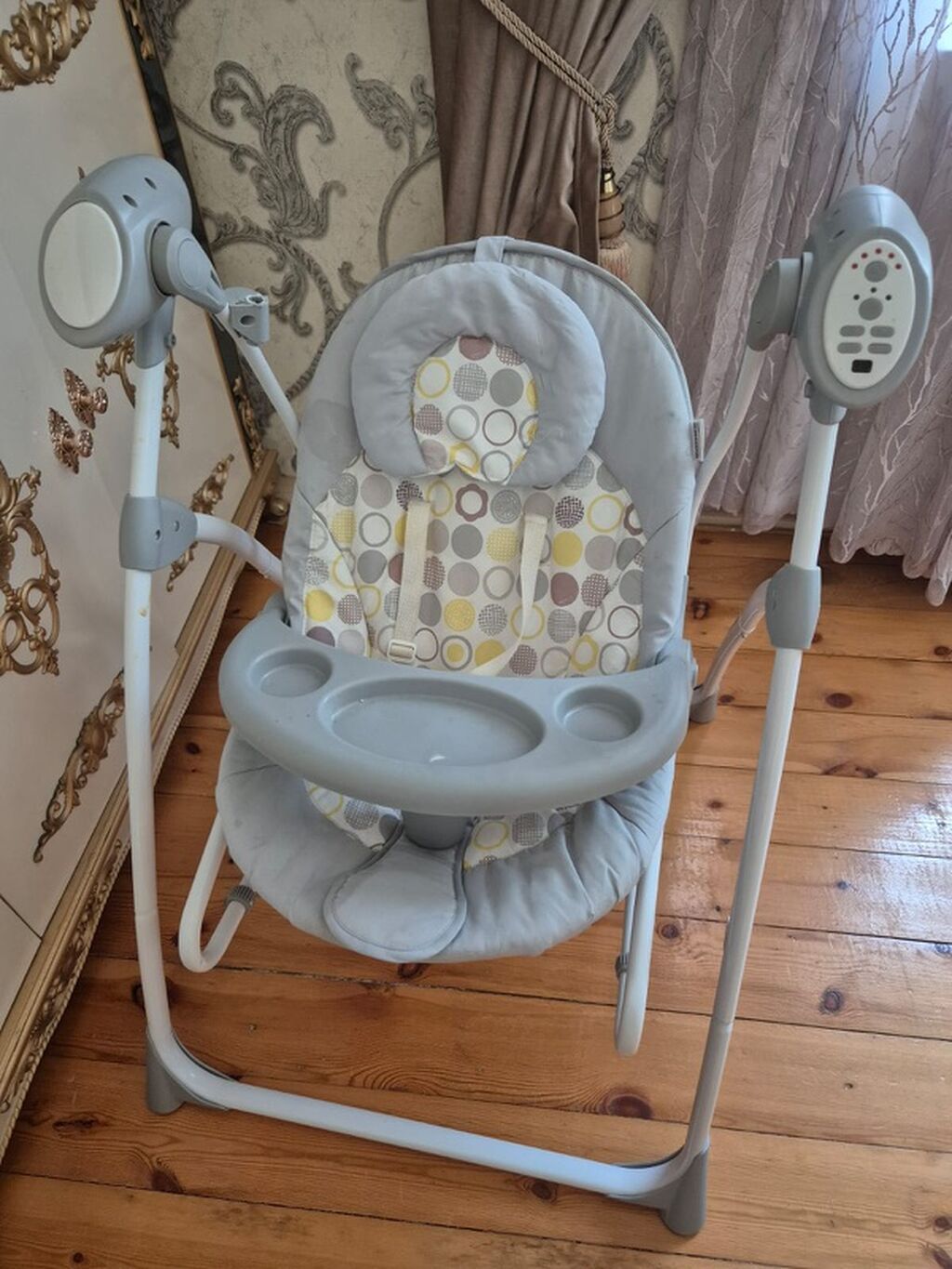 Elektrik körpə yelləncəyi və yemək masası birləşməsi - Rahat yumşaq