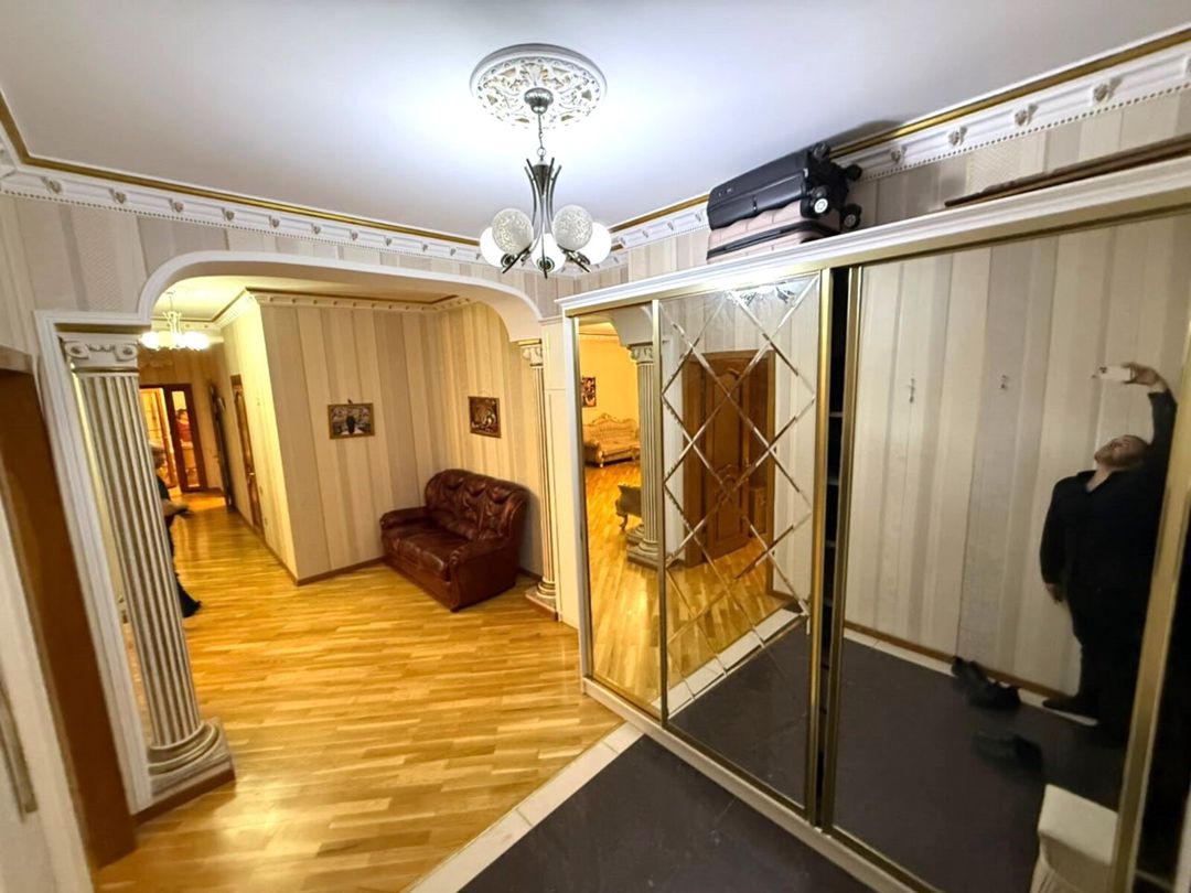 Satılır 4 otaqlı yeni tikili 180 m² — Mənzil, Bakı (11)