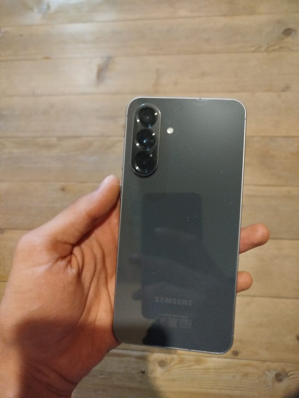 Samsung Galaxy S23, rəng - Boz, Barmaq izi — Samsung, Digah