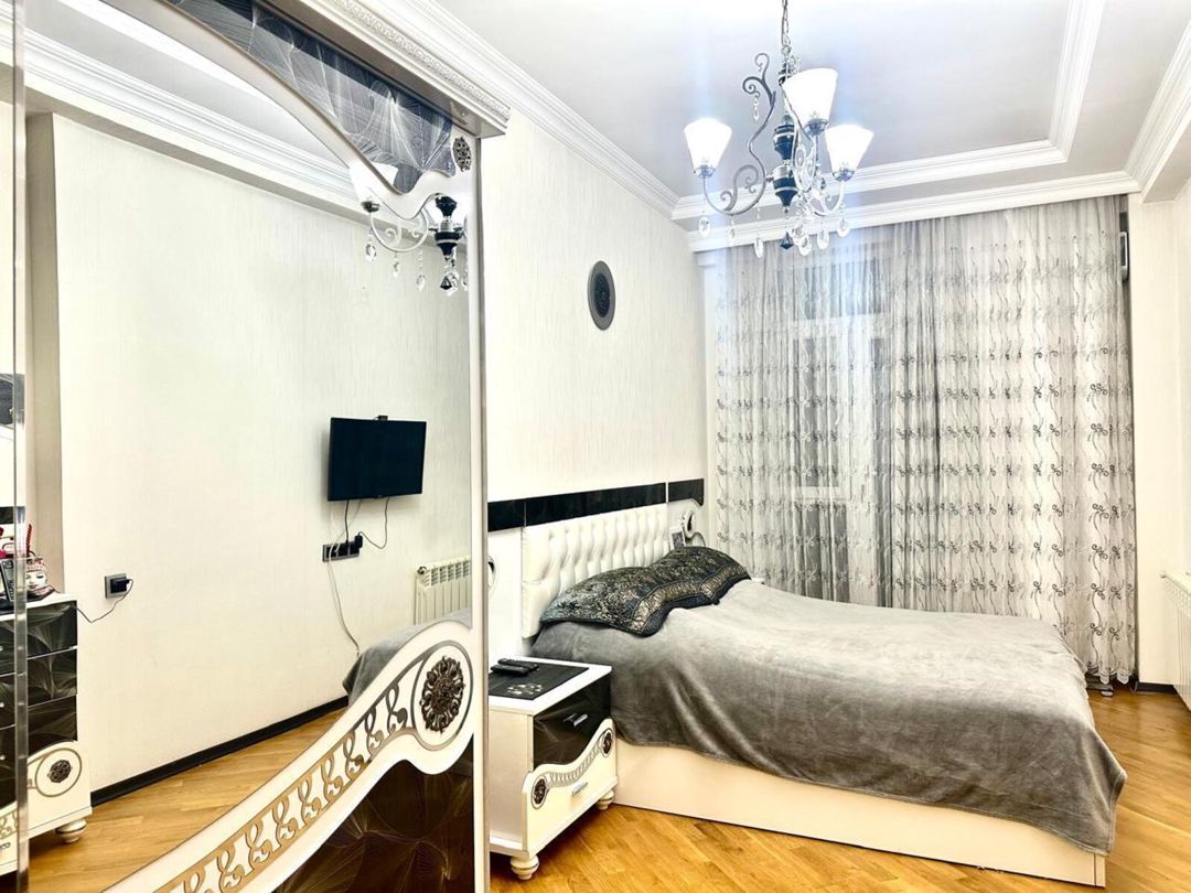Satılır 4 otaqlı yeni tikili 200 m² — Mənzil, Bakı (7)