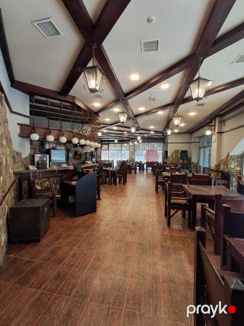 Satılır obyekt 451 m²