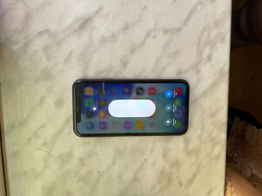 iPhone 11, 64 GB, siyah rəng