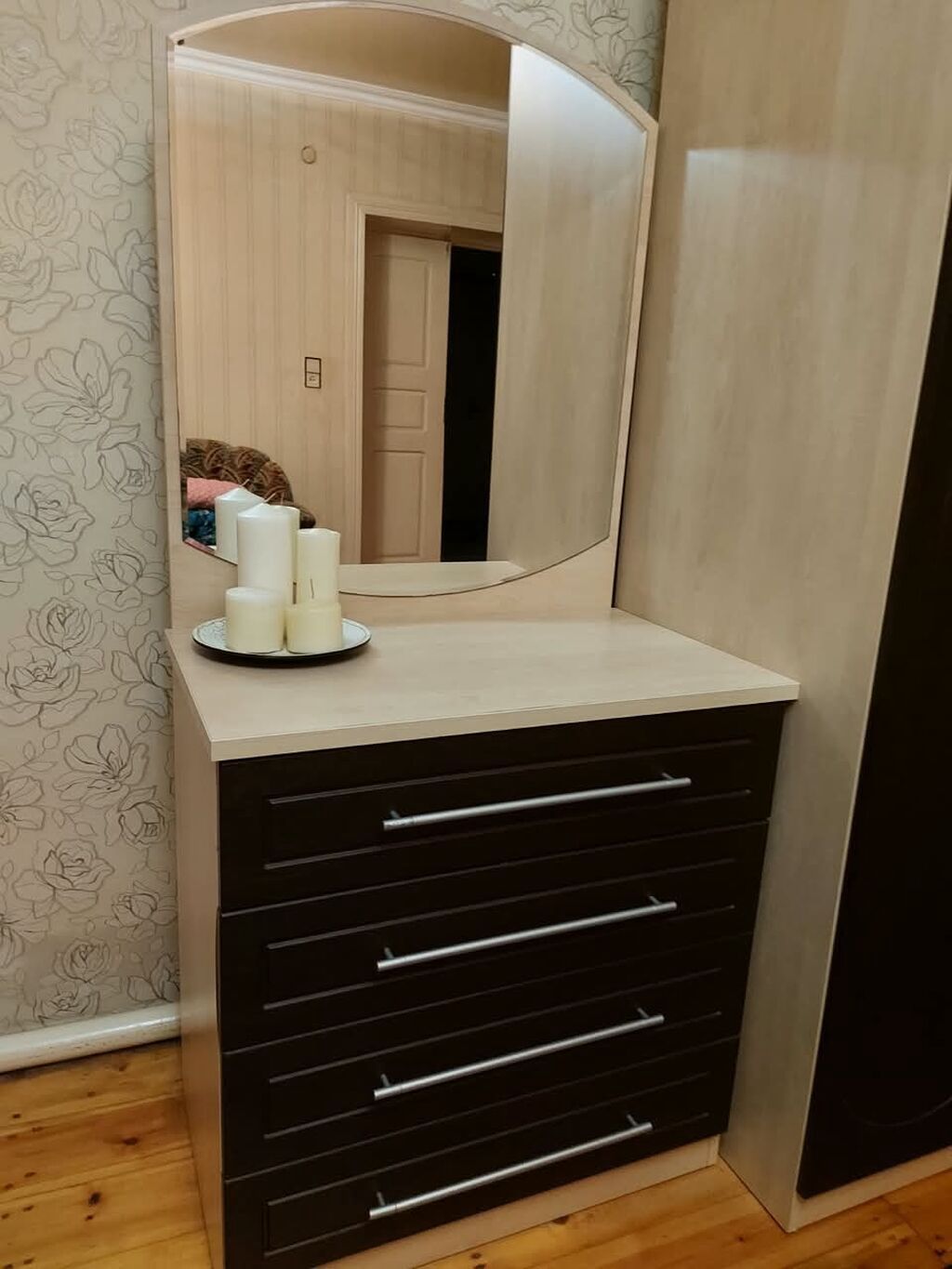 Yataq otağı mebel dəsti Tərkibi: - Iki nəfərlik çarpayı (yumru başlıq — Mebel, Şəmkir (2)