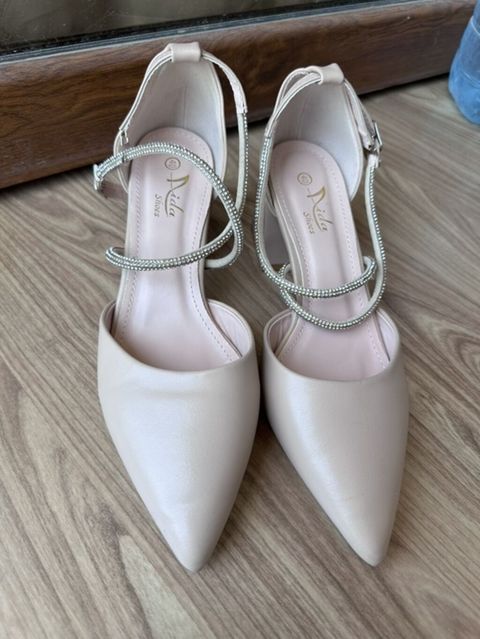 Aida Shoes markalı qadın ayaqqabısı - Rəng: açıq bej/nude - Ölçü: 40