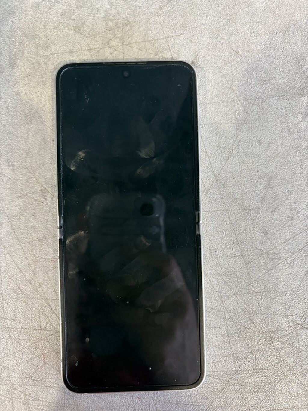 Samsung Galaxy Z Flip 3, Barmaq izi — Samsung, Mingəçevir (2)