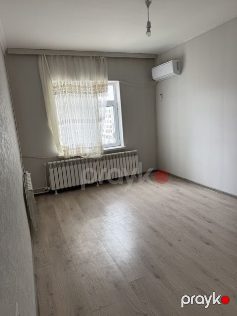 Satılır 1 otaqlı köhnə tikili 45 m²