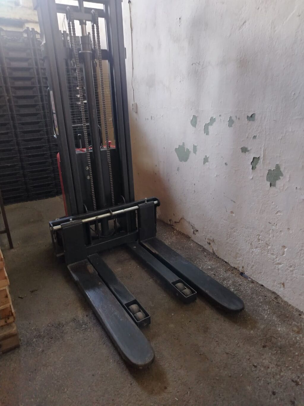 Enidir, və onun heç bir problemi yoxdur. 2 ton qaldıra bilir. 10–15 — Mallar, Masazır (3)
