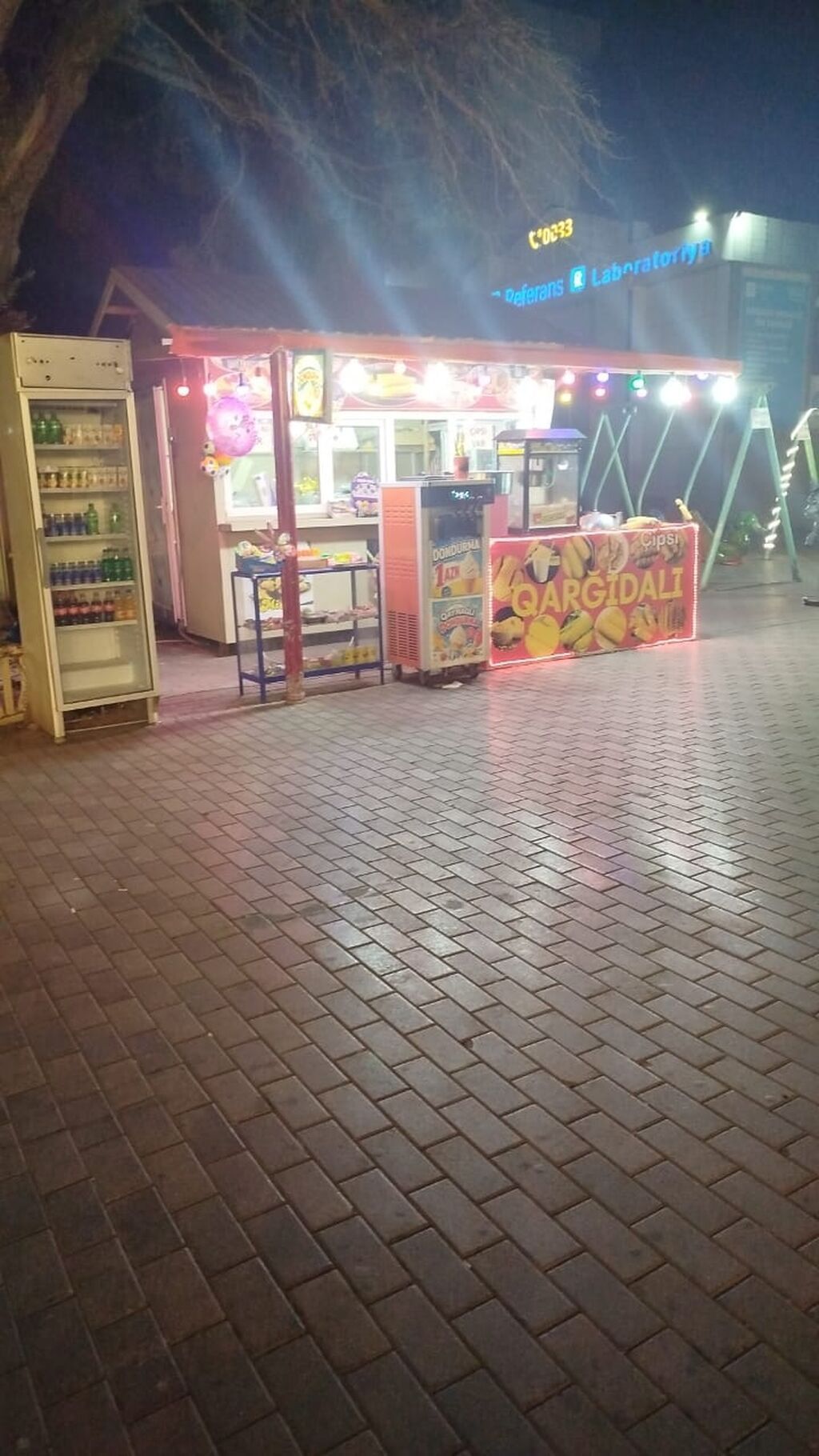 Obyekt Xirdalanda AFF park yasayis kompileksinin merkezi kucesinde — Mallar, Xırdalan (6)