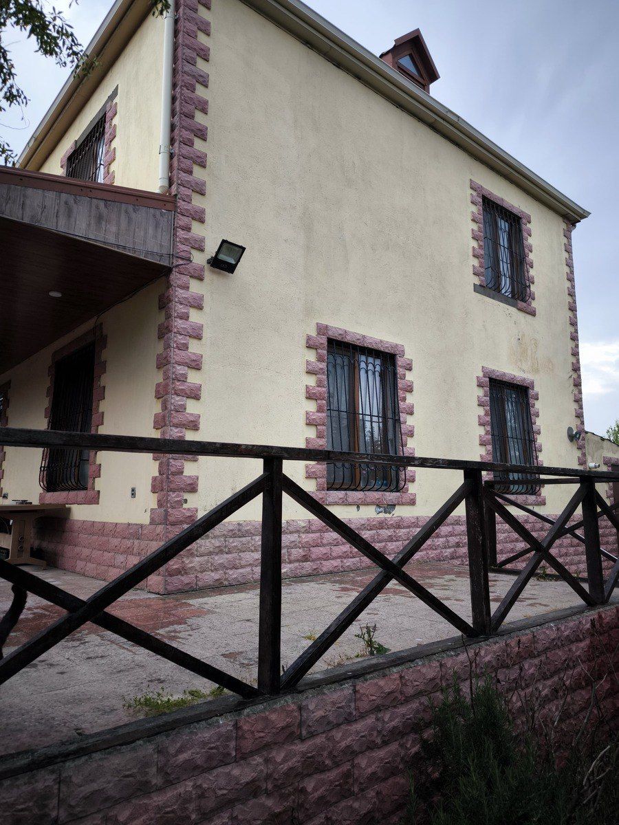 Satılır 4 otaqlı həyət evi/bağ evi 130 m² — Ev, villa, Bakı (3)