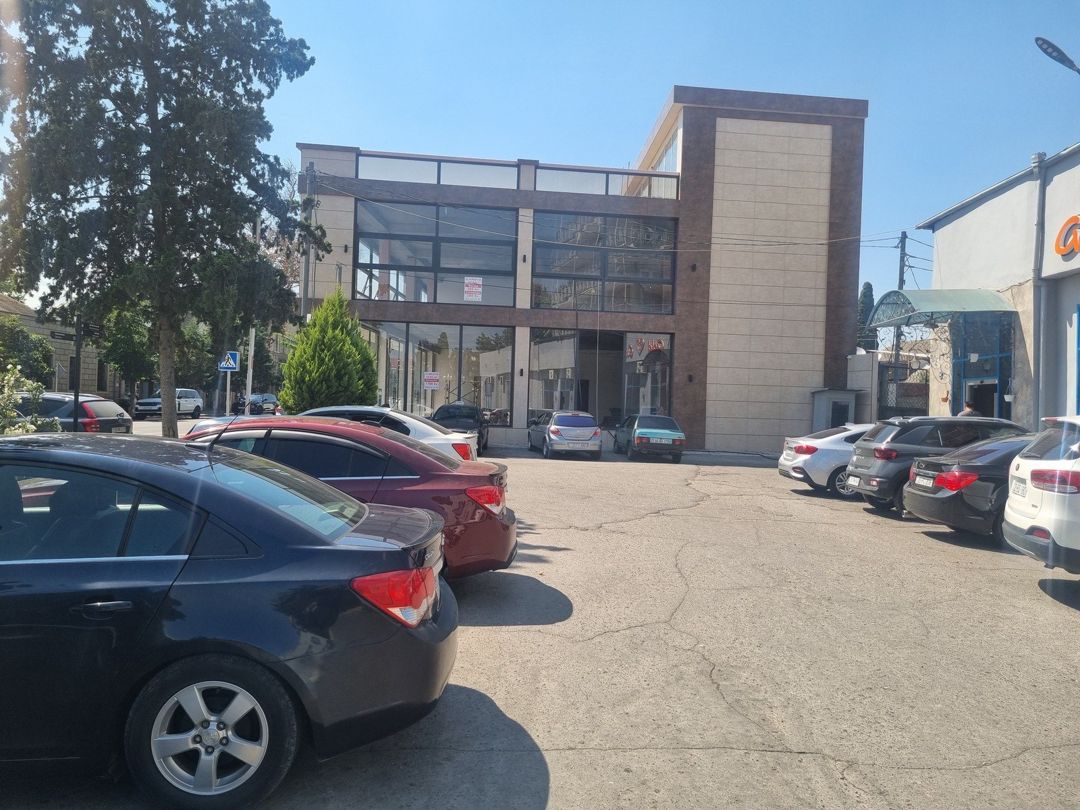 İcarəyə verilir obyekt 1700 m² — Əmlak, Gəncə
