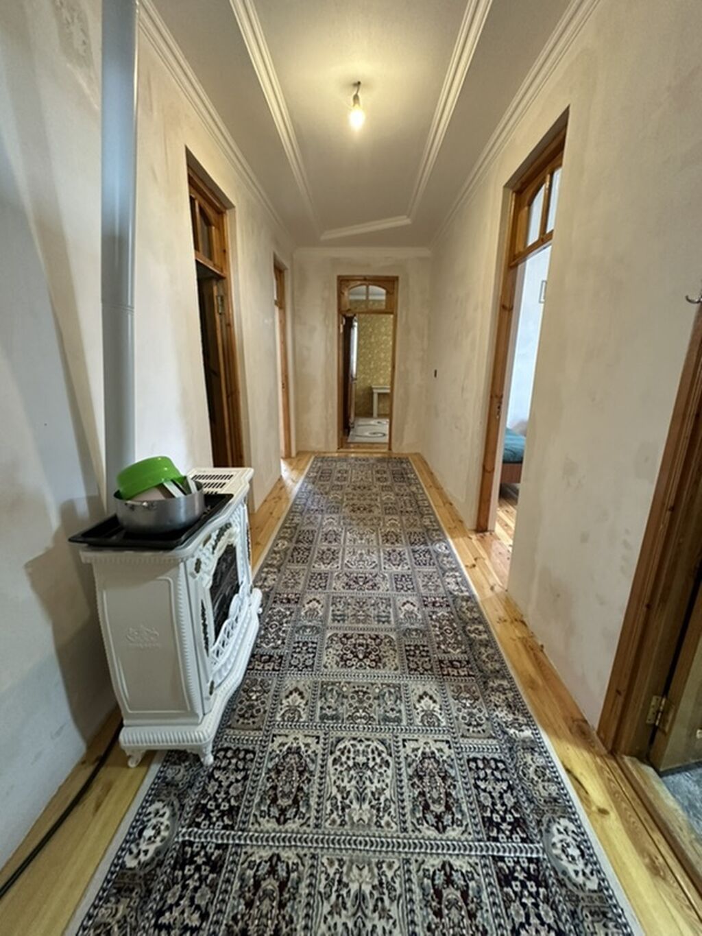 Satılır: 2 otaqlı həyət evi (fotoşəkillərdə) - Geniş dəhliz, taxta — Daşınmaz əmlak, Gəncə (3)