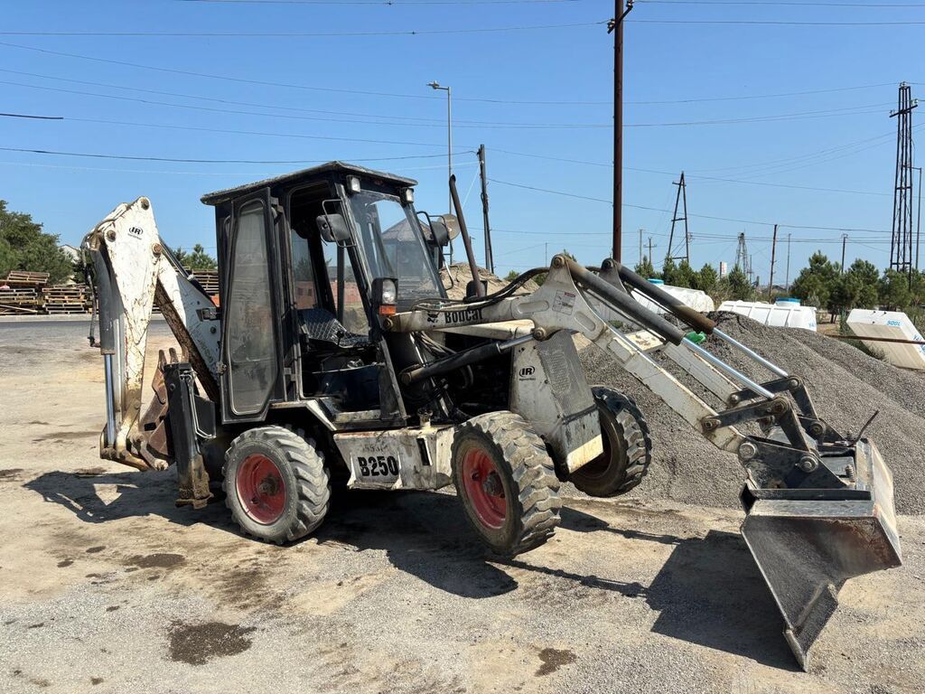 Bobcat B250 ekskavator-yükləyici - Markalı model: Bobcat B250 (IR – — Ekskavatorlar, Bakı (2)