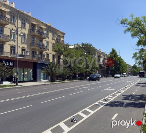 Satılır obyekt 100 m² — Bakı