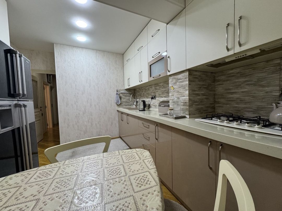 Satılır 3 otaqlı köhnə tikili 100 m² — Mənzil, Bakı (6)