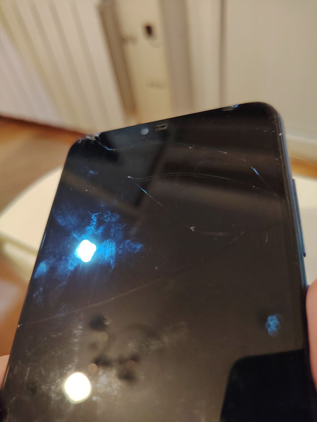 Xiaomi Mi 8 Lite, Qırıq