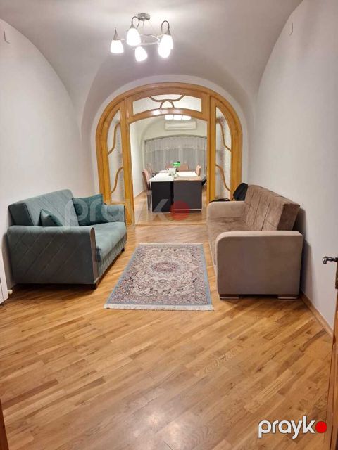 İcarəyə verilir 3 otaqlı ofis 80 m²