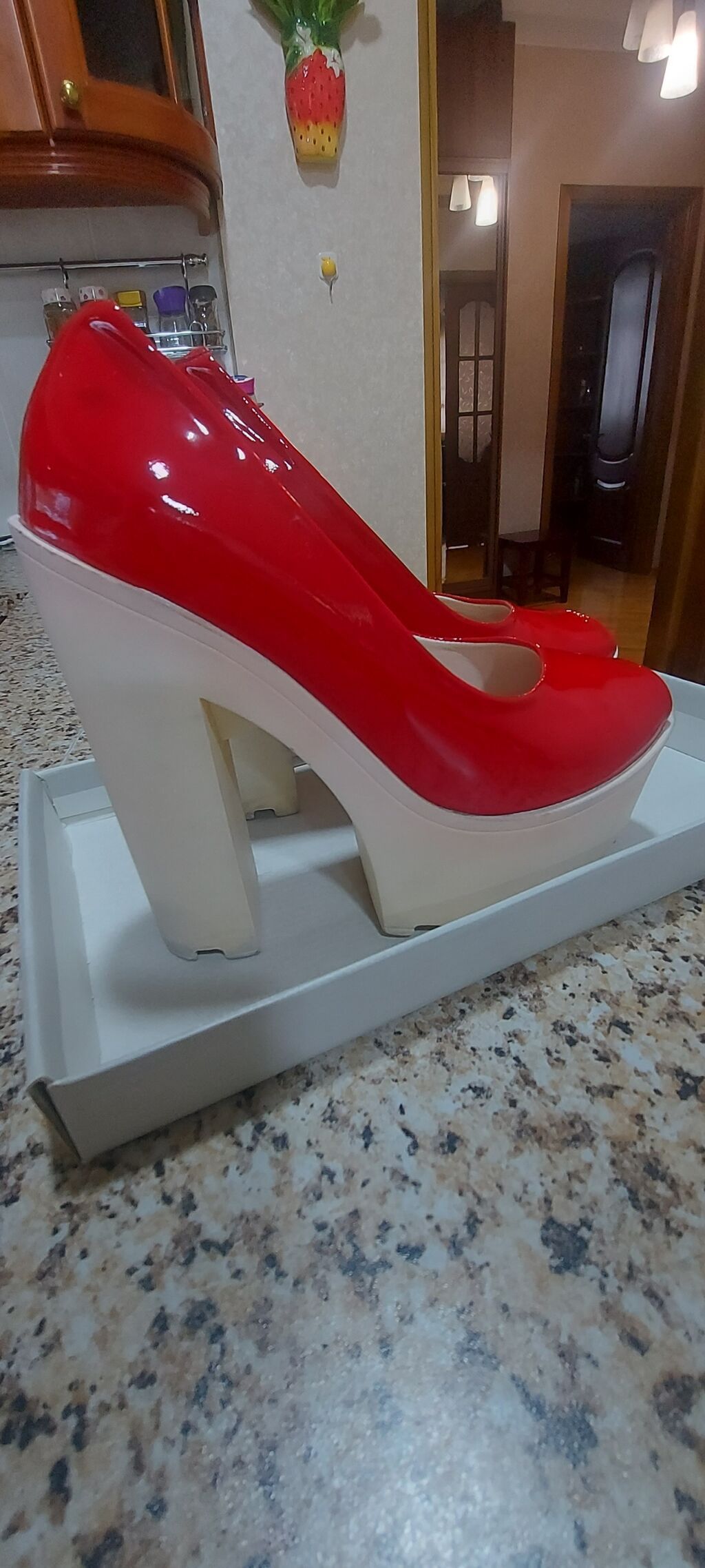 Qadın platformalı açıq burunlu tufli "Lottini" — Tufl, Bakı