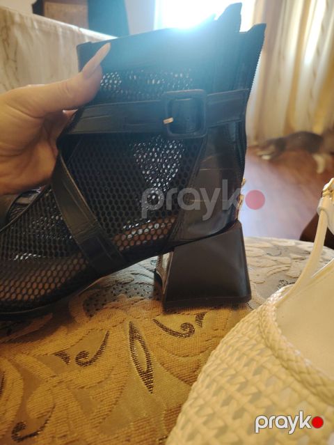 Məhsul: Qadın ayaqqabıları – 2 cüt 1) Qara torlu sandal/bootie -