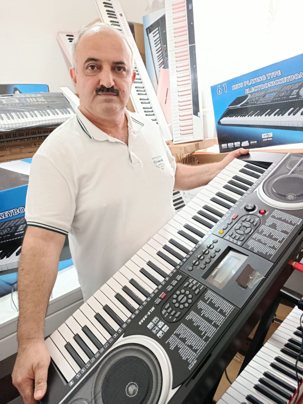 Yeni başlayanlar üçün piano və ya sintezator kursu üçün Həvəskarlar — Oyuncaqlar, Bakı (5)
