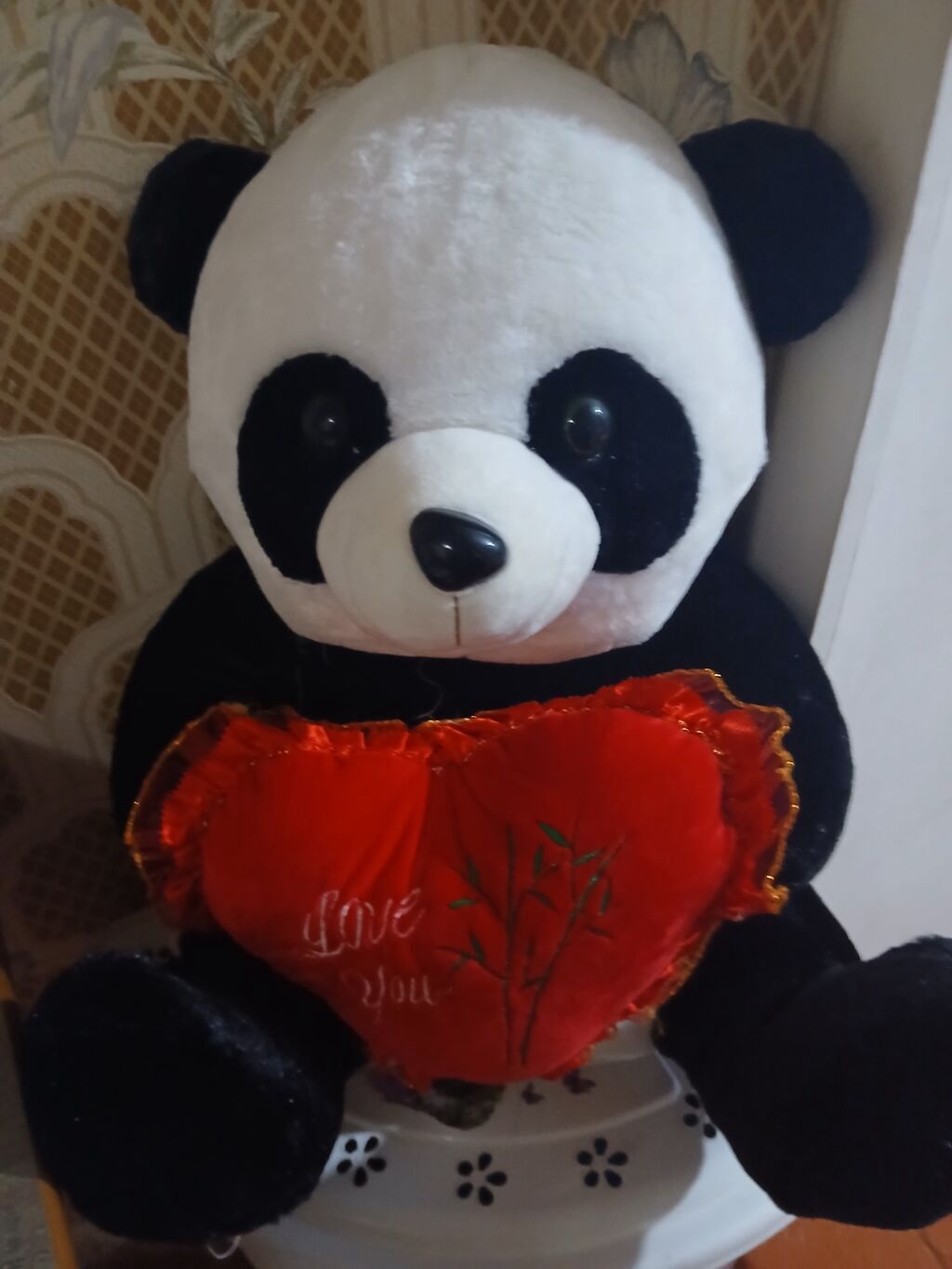 Böyük ölçülü plyuş panda oyuncaq. - Rəng: ağ-qara klassik panda