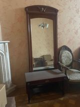 Klassik üslubda taxta masası və iri güzgü komplekti. - Material: tünd — Bağ mebeli