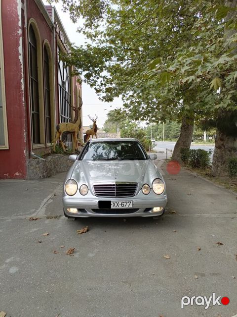 Mercedes E 200, 2.0 L, 2000 il, 330 000 km
