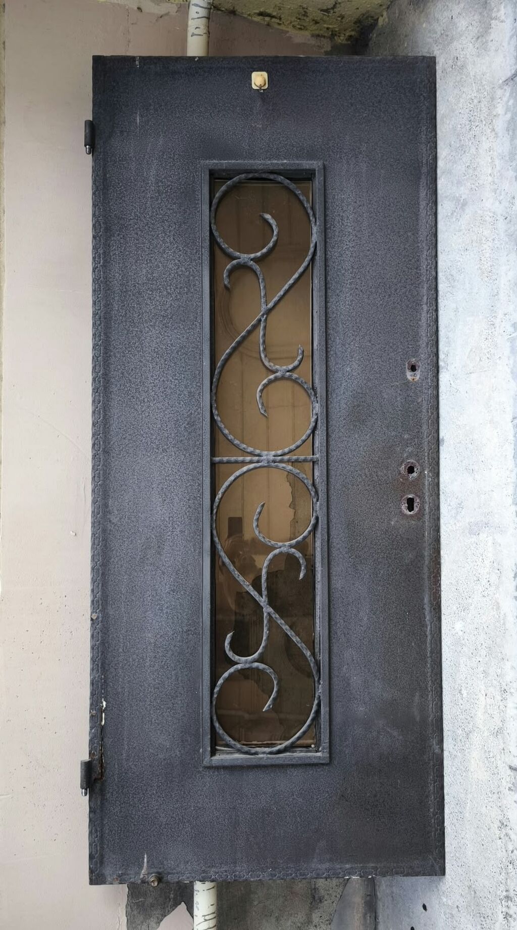 Metall giriş qapısı - Material: qalın poladdan hazırlanmış möhkəm — Mallar, Masazır