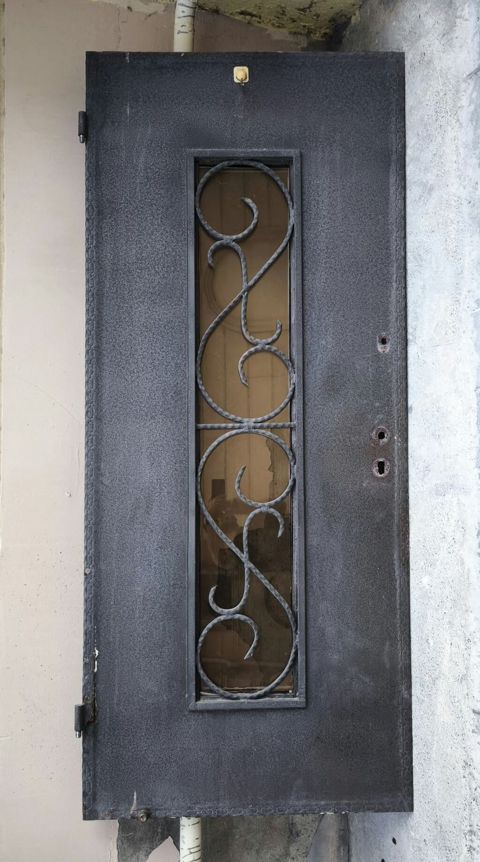 Metall giriş qapısı - Material: qalın poladdan hazırlanmış möhkəm