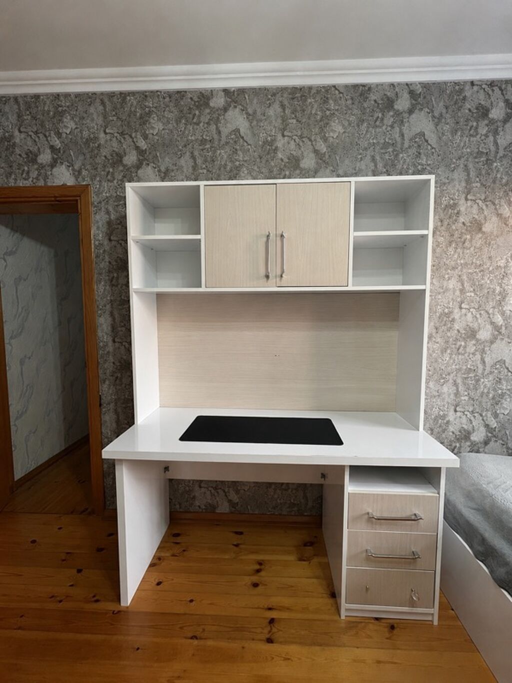 Düz masa, Stulsuz, Polkalı, Siyirməli, Türkiyə, Sadə laminat — Mebel, Bakı