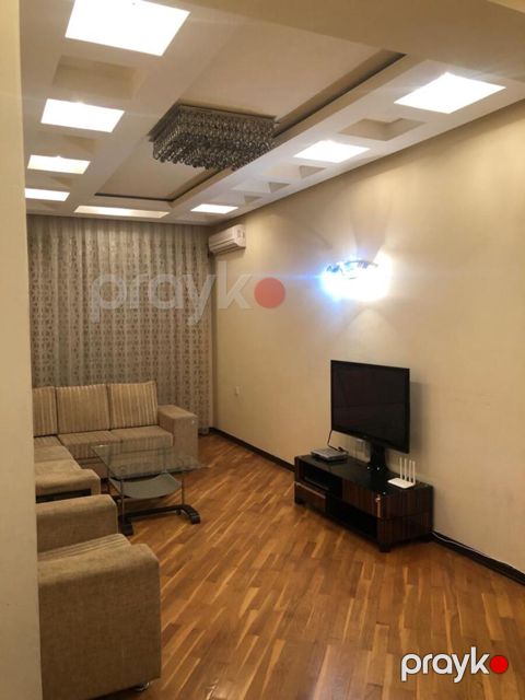 İcarəyə verilir 3 otaqlı yeni tikili 120 m²