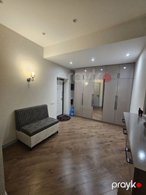 İcarəyə verilir 3 otaqlı yeni tikili 118 m²
