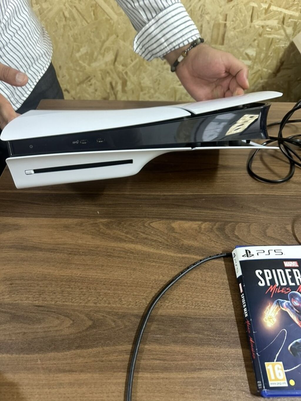 PlayStation 5 (Diskli versiya) seti Komplekt: - PS5 konsolu (disk — Elektronika, Digah (4)