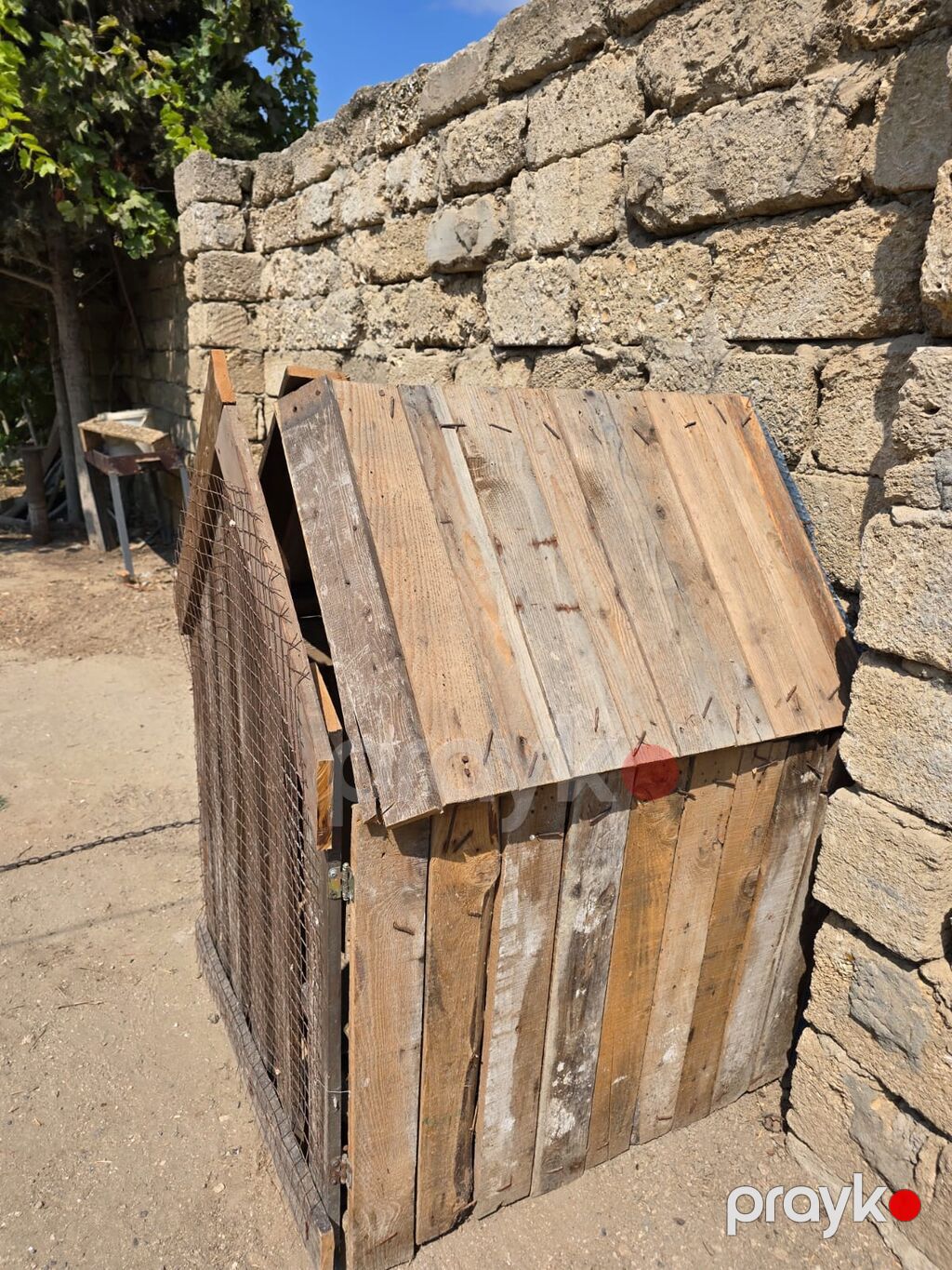 Taxta it evi — qəfəs tipli budka — Qəfəslər, Digah (2)